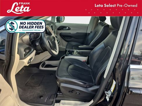 Used 2020 Chrysler Pacifica Limited FWD image 13