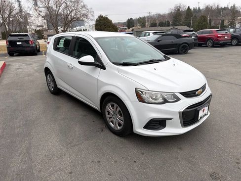 Used 2017 Chevrolet Sonic LT image 7
