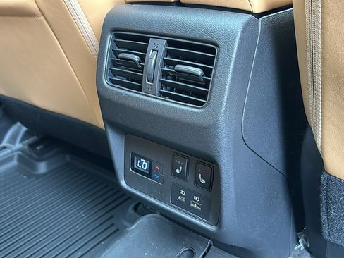 Used 2022 Nissan Rogue Platinum w/ Head-Up Display Package image 26