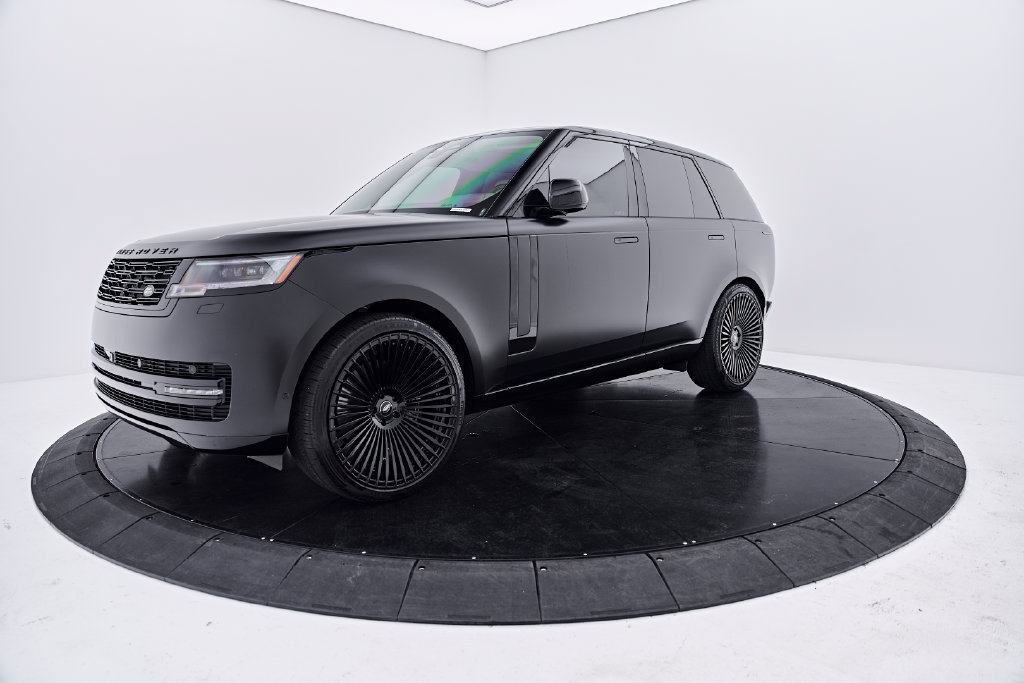 Used 2025 Land Rover Range Rover SE AWD/4WD image 8