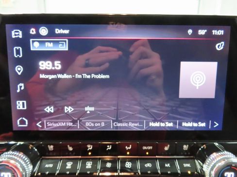 Used 2024 GMC Canyon AT4 w/ AT4 Premium Package image 18