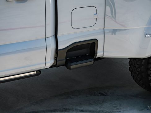 Used 2026 Ford F450 Platinum w/ FX4 Off-Road Package image 37