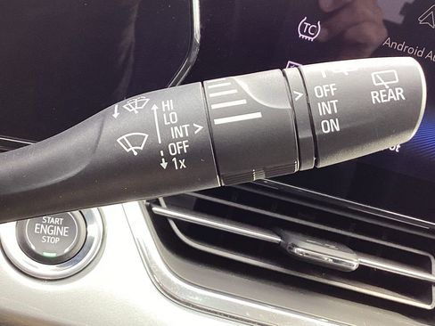 Used 2025 Chevrolet Trax LT w/ LT Convenience Package image 29