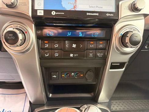Used 2023 Toyota 4Runner Limited AWD/4WD image 23