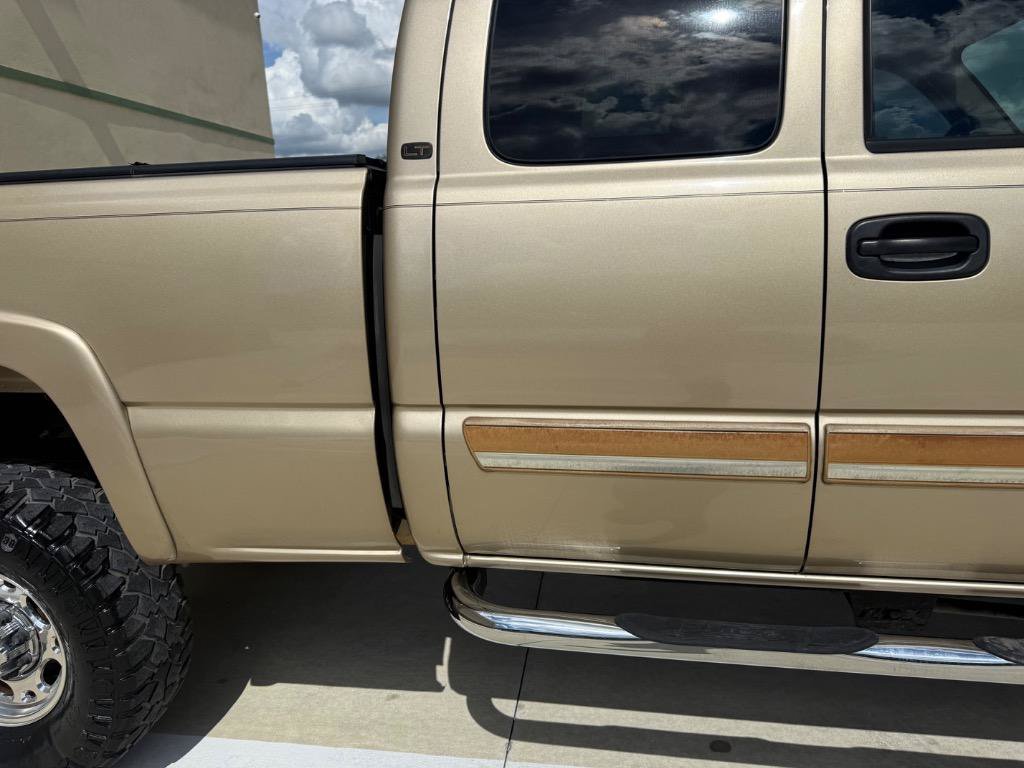 Used 2004 Chevrolet Silverado 2500 LT w/ Skid Plate Package AWD/4WD image 23
