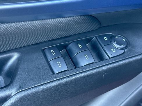 Used 2025 Chevrolet Equinox EV LT w/ Convenience Package image 13