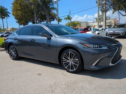 Used 2025 Lexus ES 350 w/ Premium Package