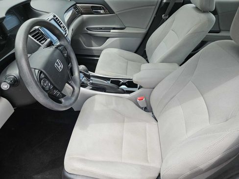 Used 2017 Honda Accord EX image 11