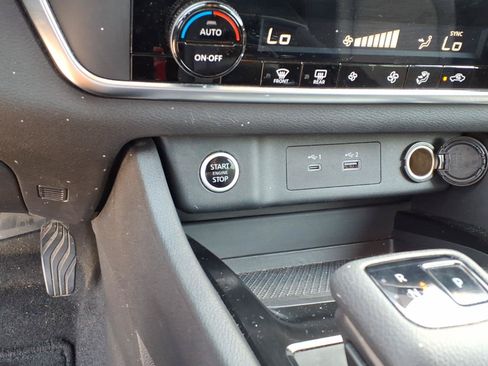 Used 2023 Nissan Rogue SV AWD/4WD image 11