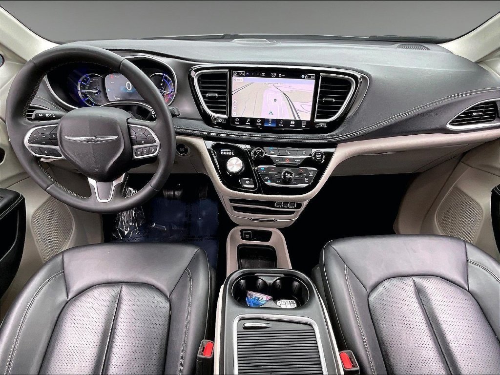 Used 2024 Chrysler Pacifica Limited FWD image 21