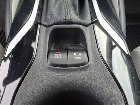 Used 2022 Toyota Corolla LE image 11