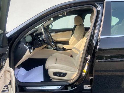 Used 2023 BMW 530i xDrive w/ Convenience Package AWD/4WD image 10