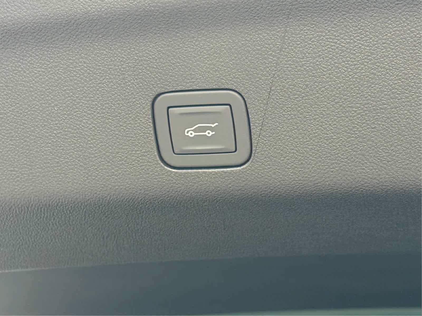New 2026 Chevrolet Tahoe High Country AWD/4WD image 24