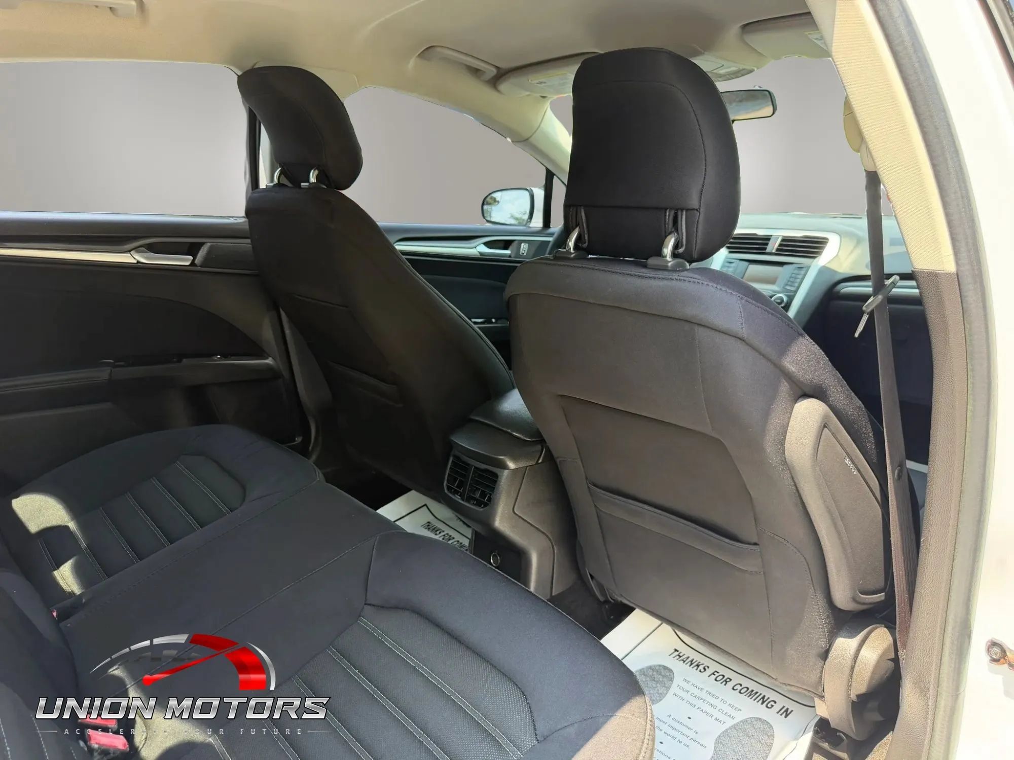 Used 2014 Ford Fusion SE FWD image 19