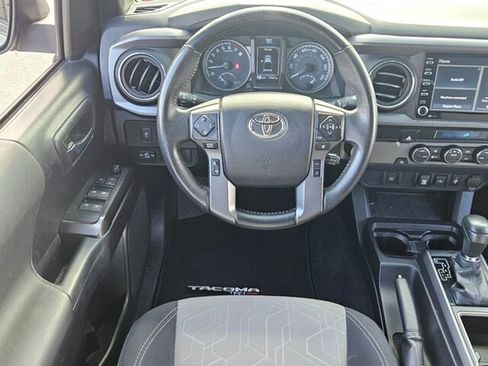 Used 2021 Toyota Tacoma TRD Sport image 9