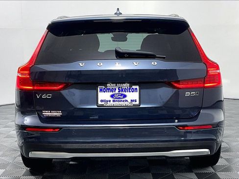 Used 2025 Volvo V60 B5 Cross Country Plus AWD/4WD image 4