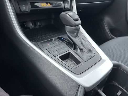Certified 2022 Toyota RAV4 LE image 20