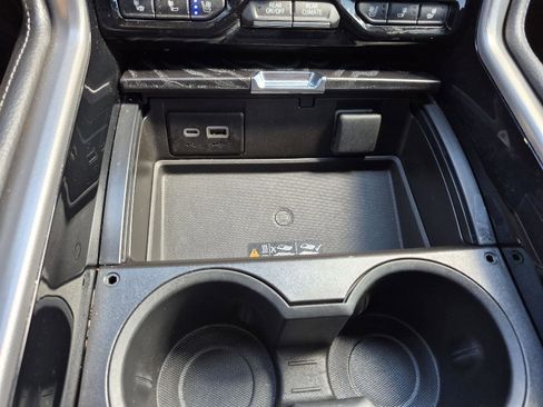 Used 2023 GMC Yukon Denali w/ LPO, Floor Liner Package AWD/4WD image 11