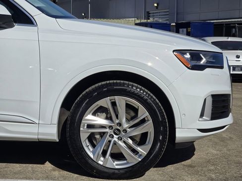 Certified 2023 Audi Q7 2.0T Premium w/ Convenience Package image 11