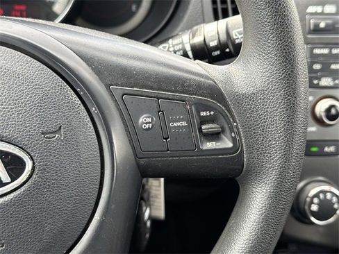 Used 2013 Kia Forte EX image 23