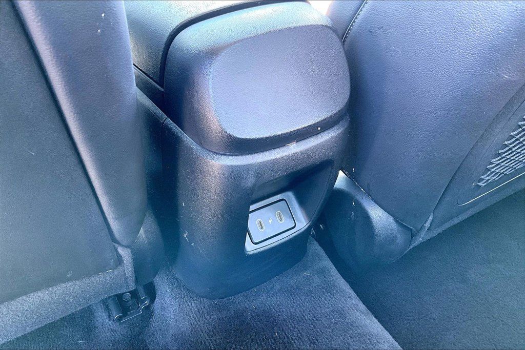 Used 2024 Hyundai Elantra Limited FWD image 28