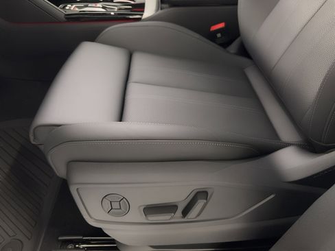 New 2025 Audi Q5 Prestige image 16