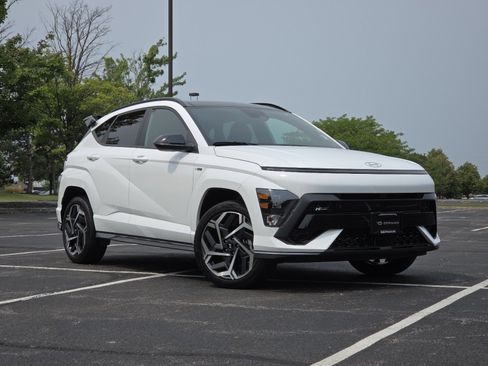 Used 2024 Hyundai Kona N Line AWD/4WD image 2