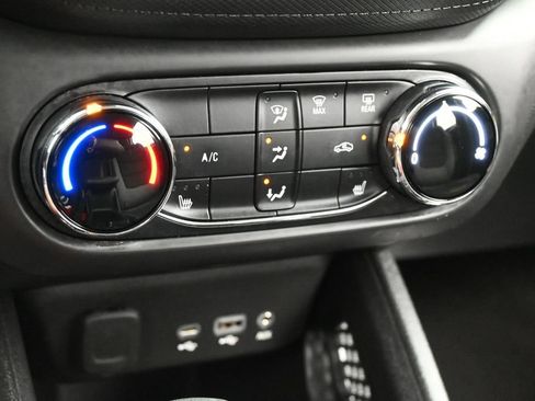 Used 2023 Chevrolet TrailBlazer LT FWD image 20
