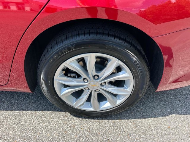 Used 2025 Chevrolet Malibu LT FWD image 11