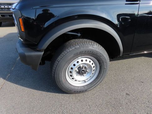 New 2025 Ford Bronco 4-Door image 7