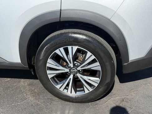 Used 2023 Nissan Rogue SV AWD/4WD image 4