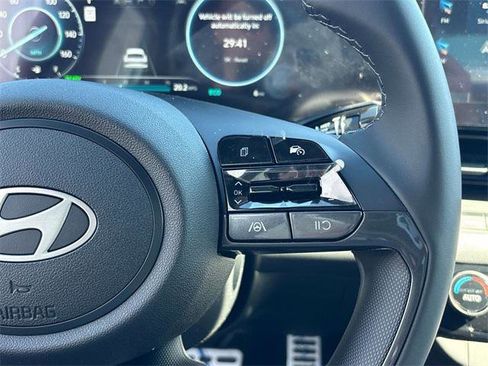 New 2025 Hyundai Elantra SEL image 12