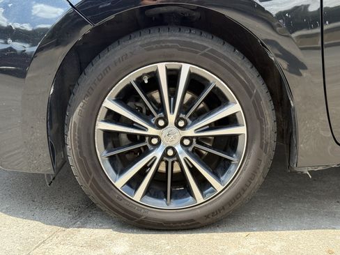 Used 2016 Toyota Corolla LE FWD image 12