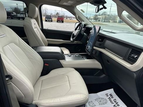 Used 2023 Ford Expedition Platinum AWD/4WD image 29