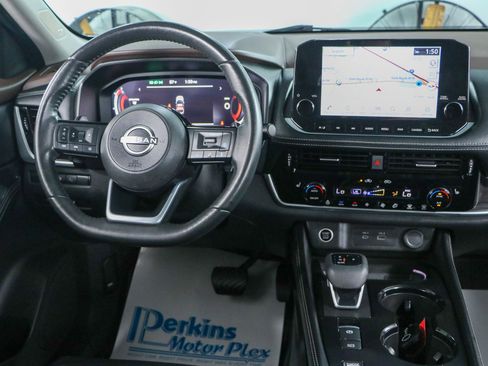 Used 2023 Nissan Rogue Platinum w/ Platinum Premium Package image 17