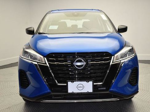 Certified 2025 Nissan Kicks Play S FWD image 2