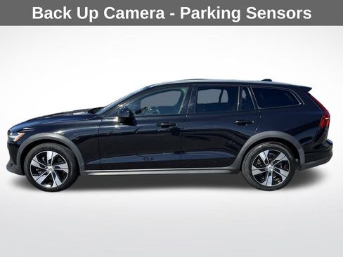 Used 2020 Volvo V60 T5 Cross Country image 6
