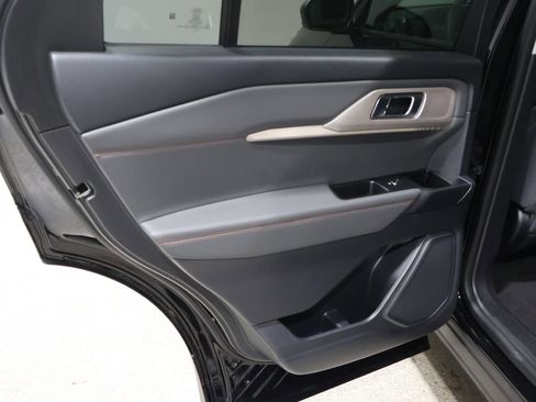 Used 2025 Ford Explorer Active image 17