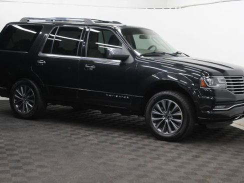 Used 2015 Lincoln Navigator 2WD image 1