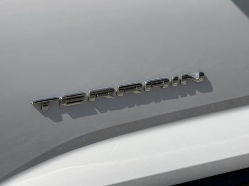 Used 2026 GMC Terrain Elevation w/ Elevation Premium Package FWD image 13