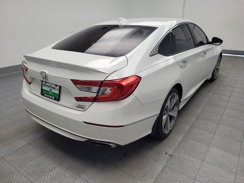 Used 2018 Honda Accord Touring image 9