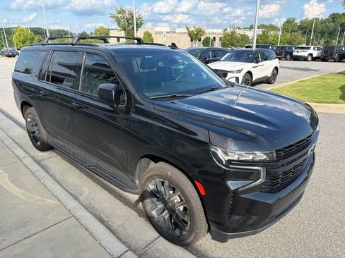 Used 2023 Chevrolet Suburban RST w/ Sport Performance Package AWD/4WD image 8