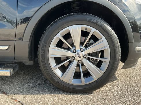 Used 2019 Ford Explorer Limited w/ Class III Trailer Tow Package AWD/4WD image 12