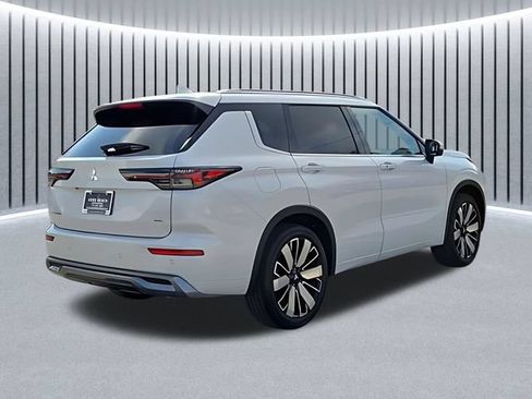 New 2026 Mitsubishi Outlander SEL FWD image 6