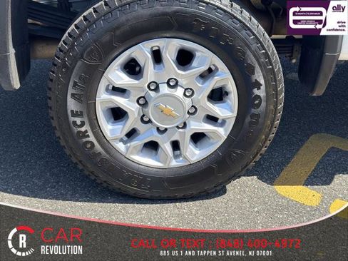 Used 2022 Chevrolet Silverado 2500 LT w/ Convenience Package image 11