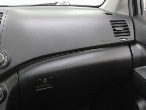 Used 2011 Toyota Highlander SE w/ Tow Pkg FWD image 57