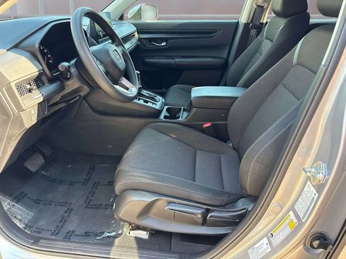 Used 2025 Honda CR-V LX image 11