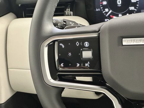 Certified 2025 Land Rover Discovery Sport S image 15