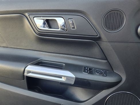 Used 2017 Ford Mustang Premium image 20