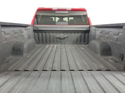 Used 2024 Chevrolet Silverado 1500 LT Trail Boss w/ LT Trail Boss Premium Package AWD/4WD image 17